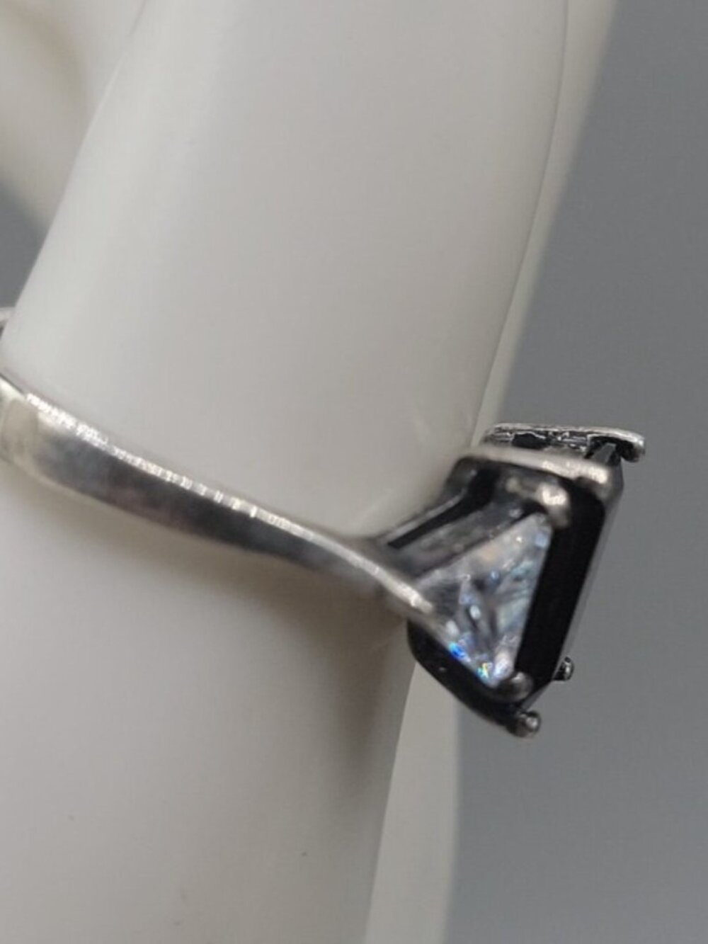 JC Sipes Sterling Silver Pyrope Garnet Ring Trillion Cut Cubic Zirconia SZ 9 - Picture 9 of 15